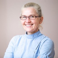Dr Renata Noori - Dentist